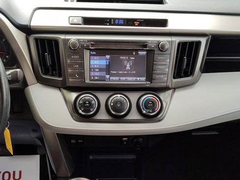 Used 2015 Toyota RAV4 LE image 18