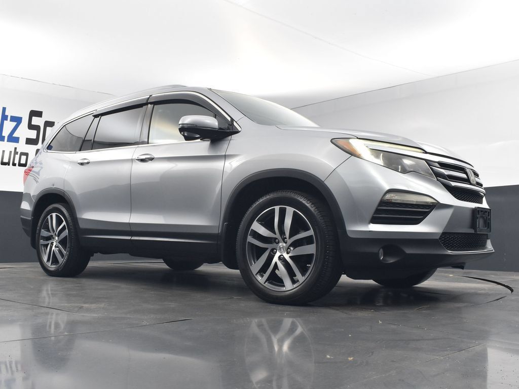 Used 2017 Honda Pilot Touring image 23