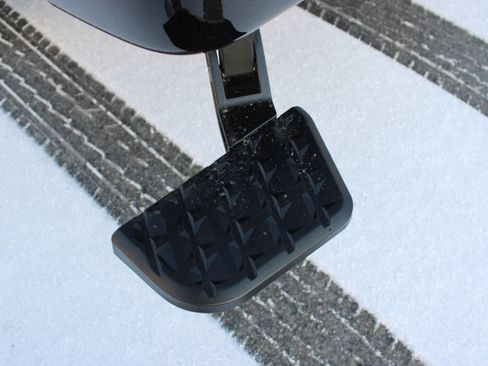 Certified 2024 Nissan Titan SV w/ SV Convenience Package image 7