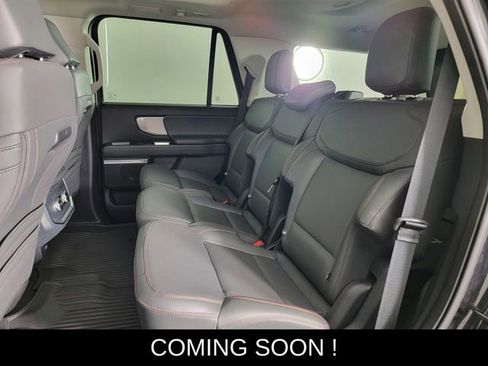 Used 2025 Ford Expedition Active image 14