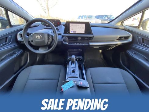 Used 2024 Toyota Prius LE FWD image 14