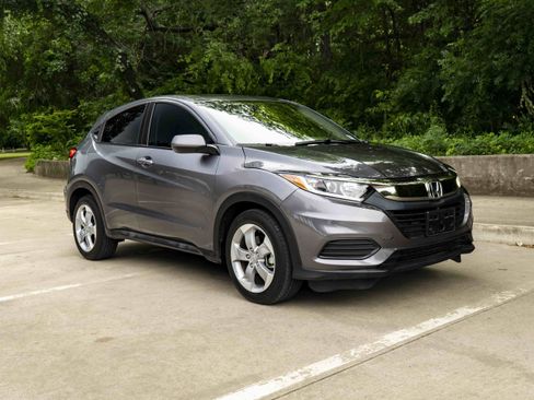 Certified 2022 Honda HR-V LX image 2