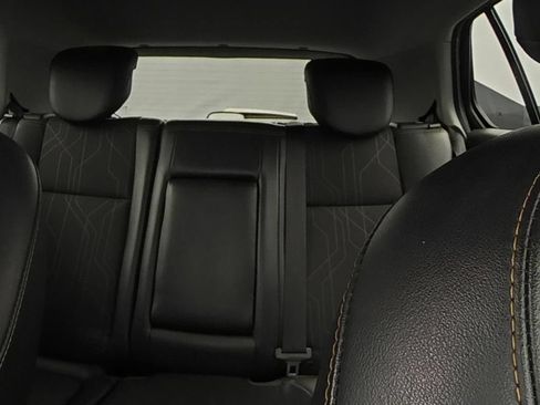 Used 2019 Chevrolet Trax LT w/ Sun & Sound Package AWD/4WD image 10