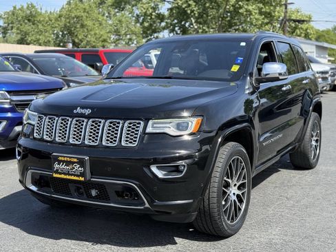 Used 2017 Jeep Grand Cherokee Overland w/ Jeep Active Safety Group image 4