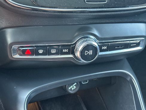 Certified 2023 Volvo XC40 B4 Ultimate FWD image 25