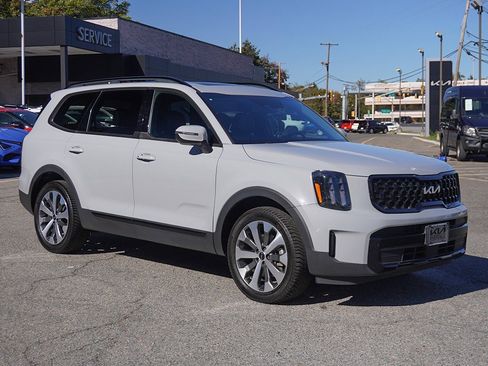 Used 2024 Kia Telluride EX X-Line image 2