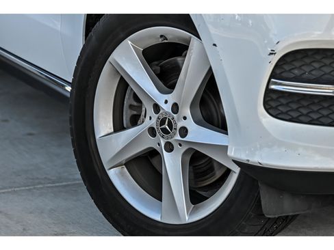 Used 2019 Mercedes-Benz GLE 400 4MATIC image 3