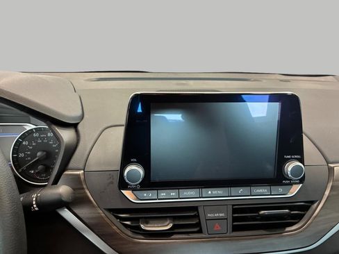 Used 2025 Nissan Altima 2.5 SV image 13