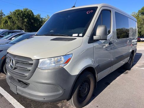 Used 2025 Mercedes-Benz Sprinter 2500 image 2
