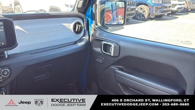 Used 2024 Jeep Wrangler Unlimited AWD/4WD image 25