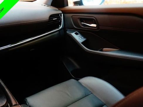 Certified 2023 Nissan Rogue SL w/ SL Premium Package image 37