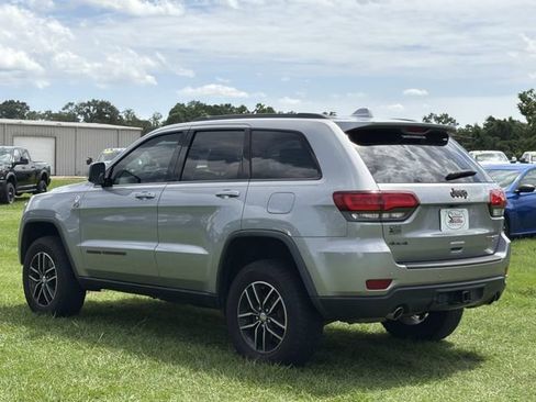 Used 2017 Jeep Grand Cherokee Trailhawk AWD/4WD image 9