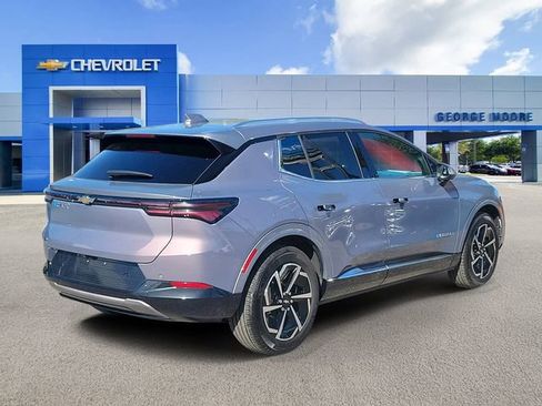 Certified 2025 Chevrolet Equinox EV LT image 4