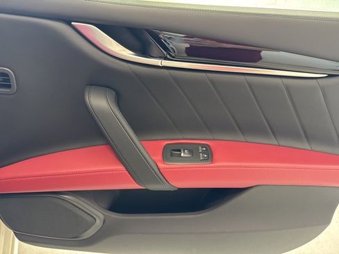 Used 2022 Maserati Ghibli Modena Q4 image 46