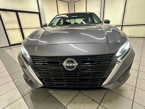 Used 2024 Nissan Altima 2.5 S image 11