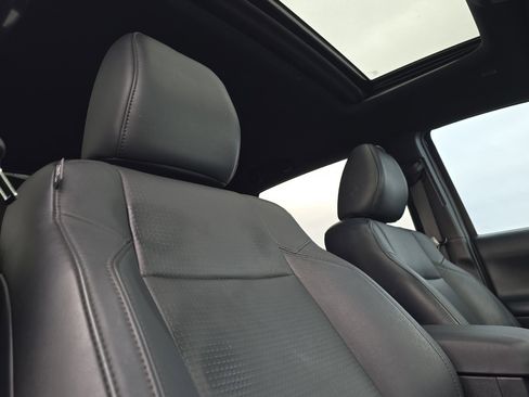 Used 2023 Toyota Tacoma Limited image 18