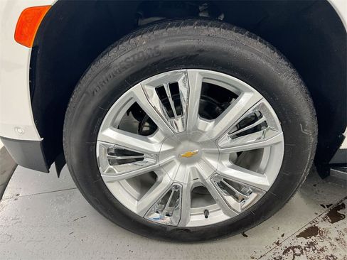 Used 2024 Chevrolet Suburban High Country w/ Advanced Technology Package image 27