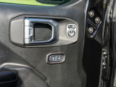 Used 2019 Jeep Wrangler Unlimited Sport AWD/4WD image 14