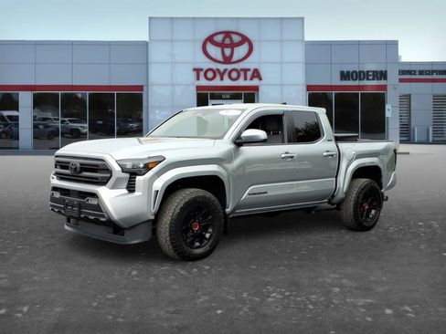 Certified 2024 Toyota Tacoma SR5 AWD/4WD image 1