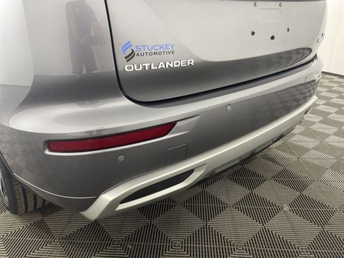Used 2023 Mitsubishi Outlander SEL image 6