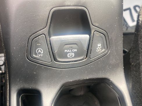 Used 2023 Jeep Renegade Limited w/ Sun/Sound Group AWD/4WD image 16