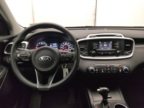 Used 2017 Kia Sorento LX image 22