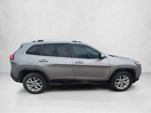 Used 2014 Jeep Cherokee Latitude image 4
