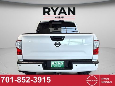 Certified 2019 Nissan Titan SL w/ Midnight Edition image 8