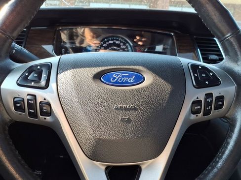 Used 2015 Ford Taurus Limited w/ Equipment Group 301A FWD image 22
