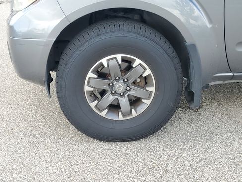 Used 2019 Nissan Frontier Desert Runner image 9