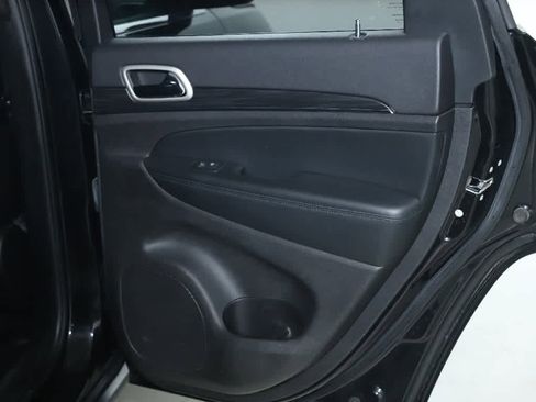 Used 2021 Jeep Grand Cherokee Limited w/ Trailer Tow Group IV image 32