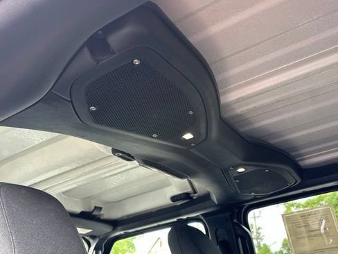 Used 2024 Jeep Wrangler Unlimited Sport AWD/4WD image 32