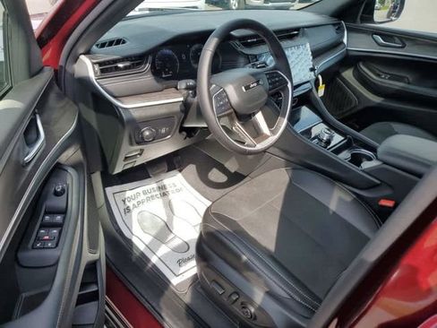 New 2026 Jeep Grand Cherokee Altitude AWD/4WD image 12