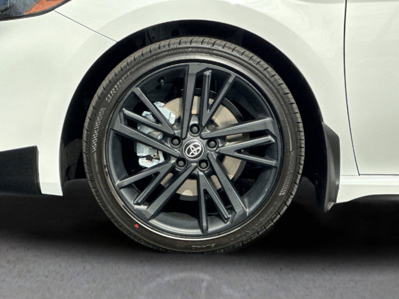 Used 2026 Toyota Camry Hybrid w/ Convenience Package FWD image 32