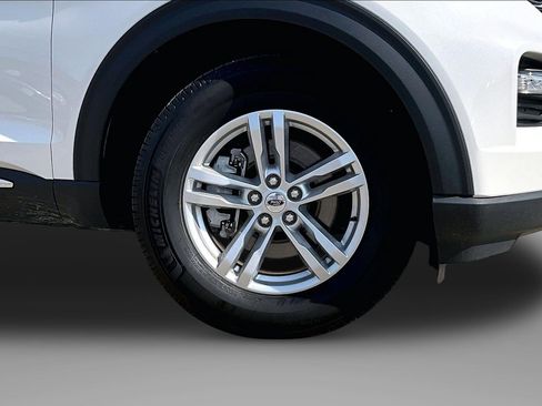 Used 2022 Ford Explorer XLT AWD/4WD image 9