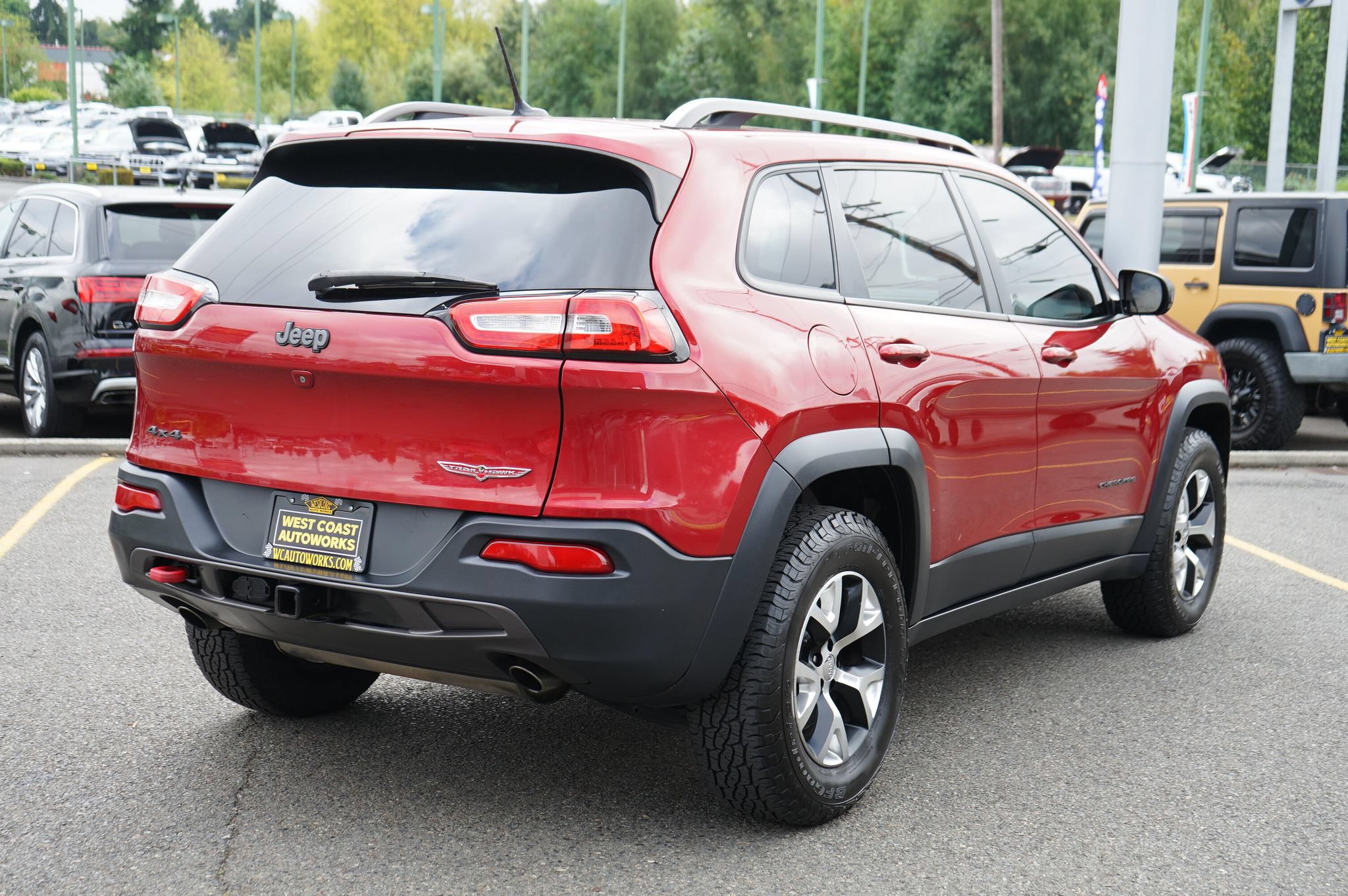Used 2015 Jeep Cherokee Trailhawk w/ Ventilated/Heated Seat Group AWD/4WD image 5