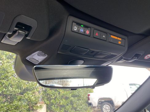 Used 2024 Chevrolet Corvette Stingray Convertible w/ Z51 Performance Package image 32