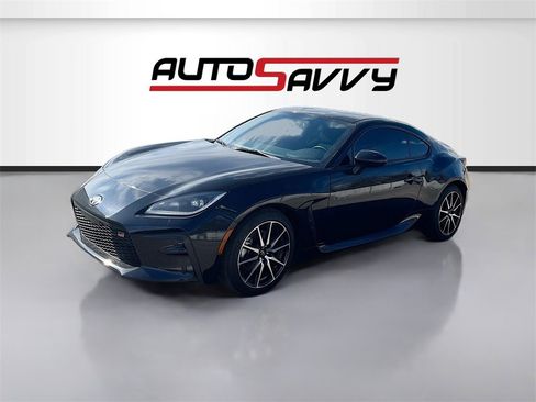 Used 2024 Toyota GR86 image 3