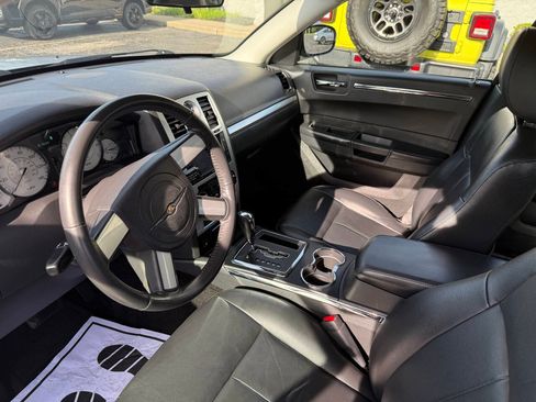Used 2009 Chrysler 300 Touring RWD image 13
