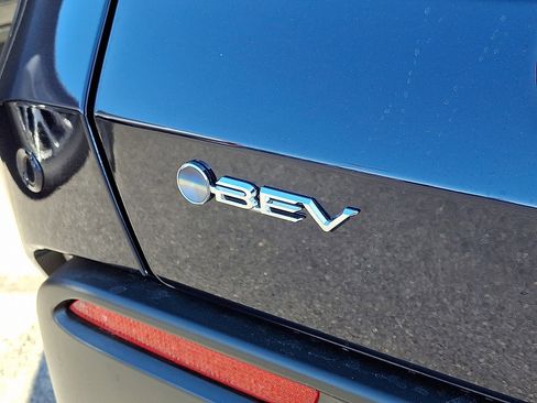 New 2026 Toyota bZ XLE image 5