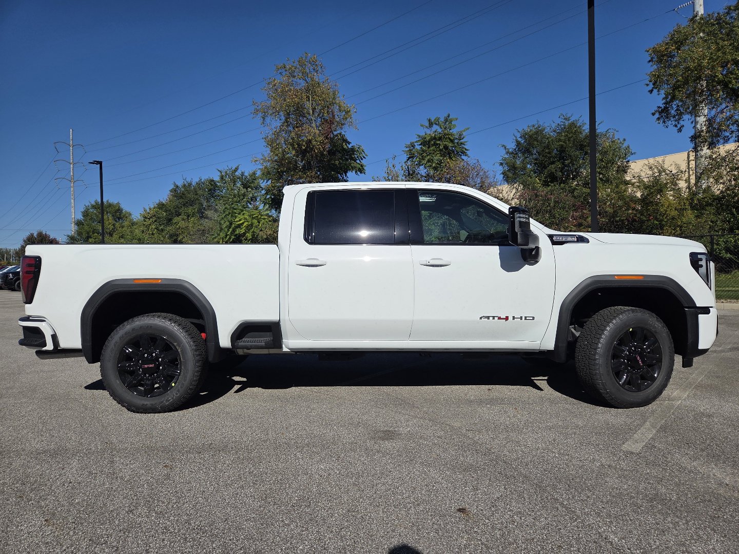 New 2026 GMC Sierra 2500 AT4 w/ AT4 Premium Plus Package AWD/4WD image 21