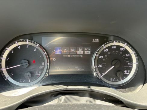 Used 2024 Toyota Highlander LE FWD image 2