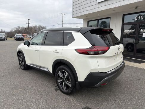 Used 2023 Nissan Rogue SL w/ SL Premium Package image 6