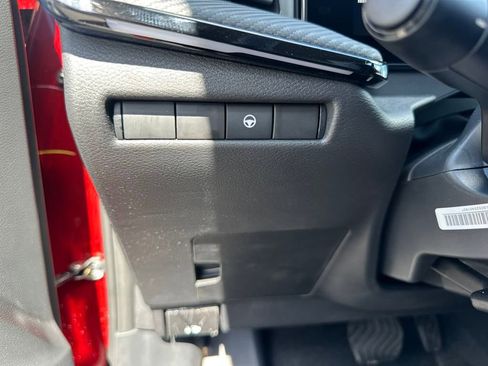 New 2025 Nissan Kicks SR image 12