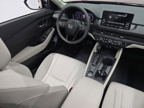 Certified 2025 Honda Accord SE image 21