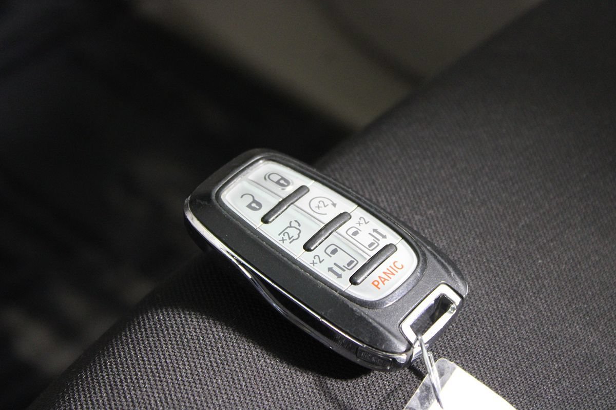 Used 2023 Chrysler Voyager LX FWD image 18