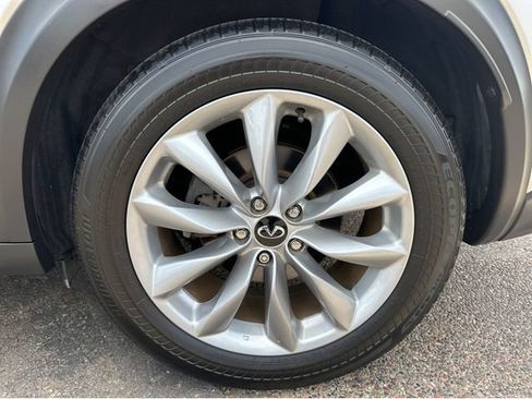 Used 2020 INFINITI QX50 Luxe FWD image 15