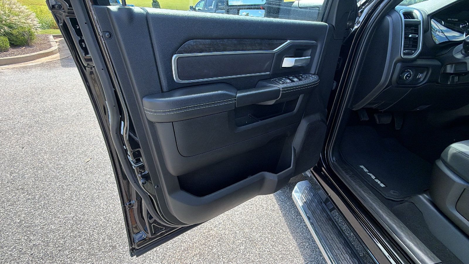Used 2024 RAM 2500 Big Horn w/ Bed Utility Group AWD/4WD image 14