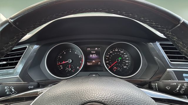 Used 2020 Volkswagen Tiguan SE w/ Panoramic Sunroof Package FWD image 15