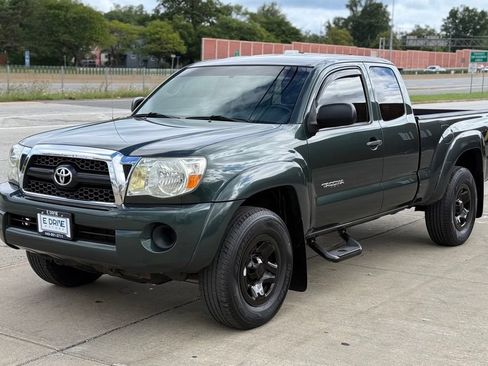 Used 2011 Toyota Tacoma 4x4 Access Cab w/ SR5 Pkg #2 image 1